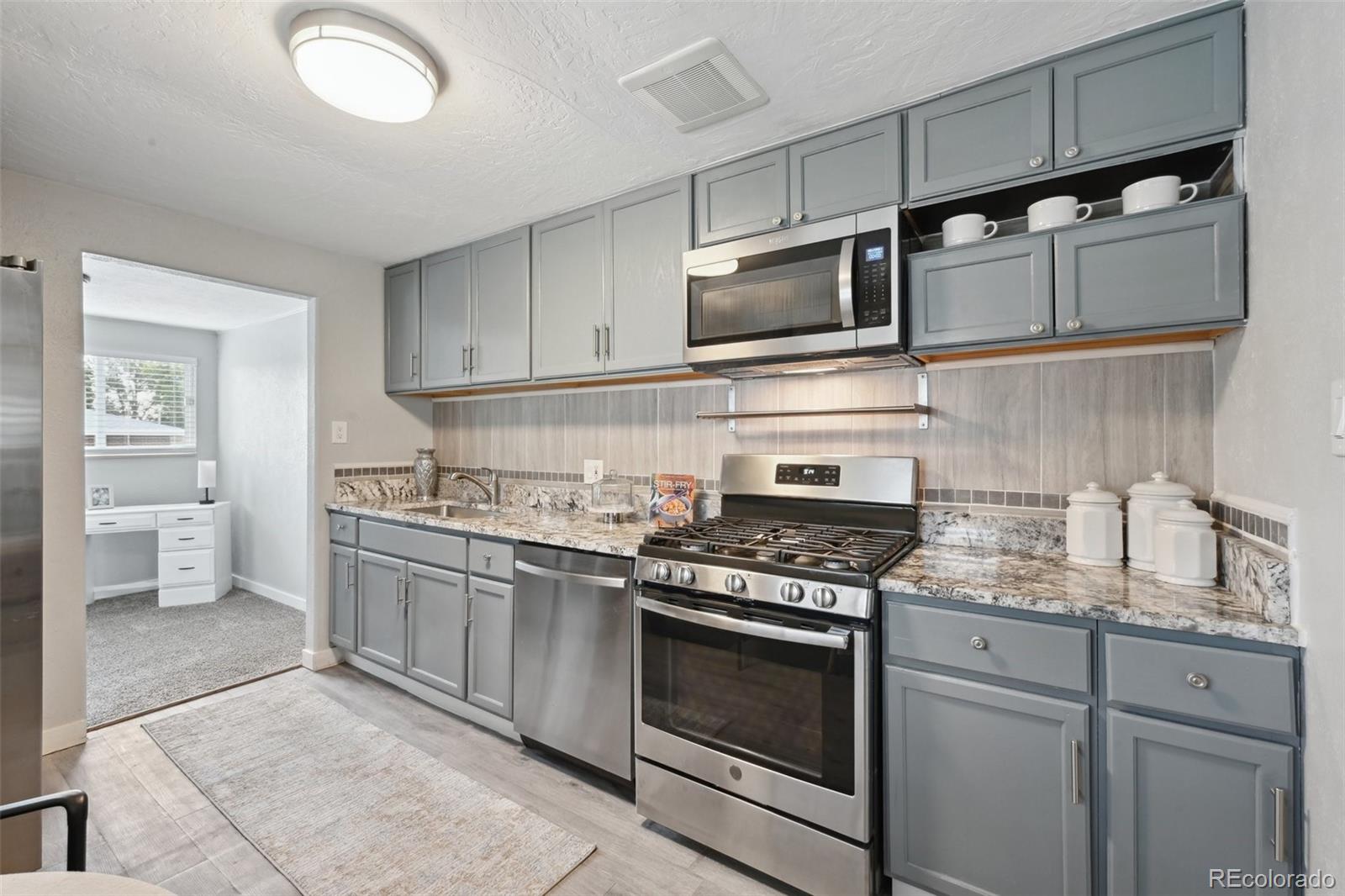 MLS Image #8 for 3930 s hazel court,englewood, Colorado