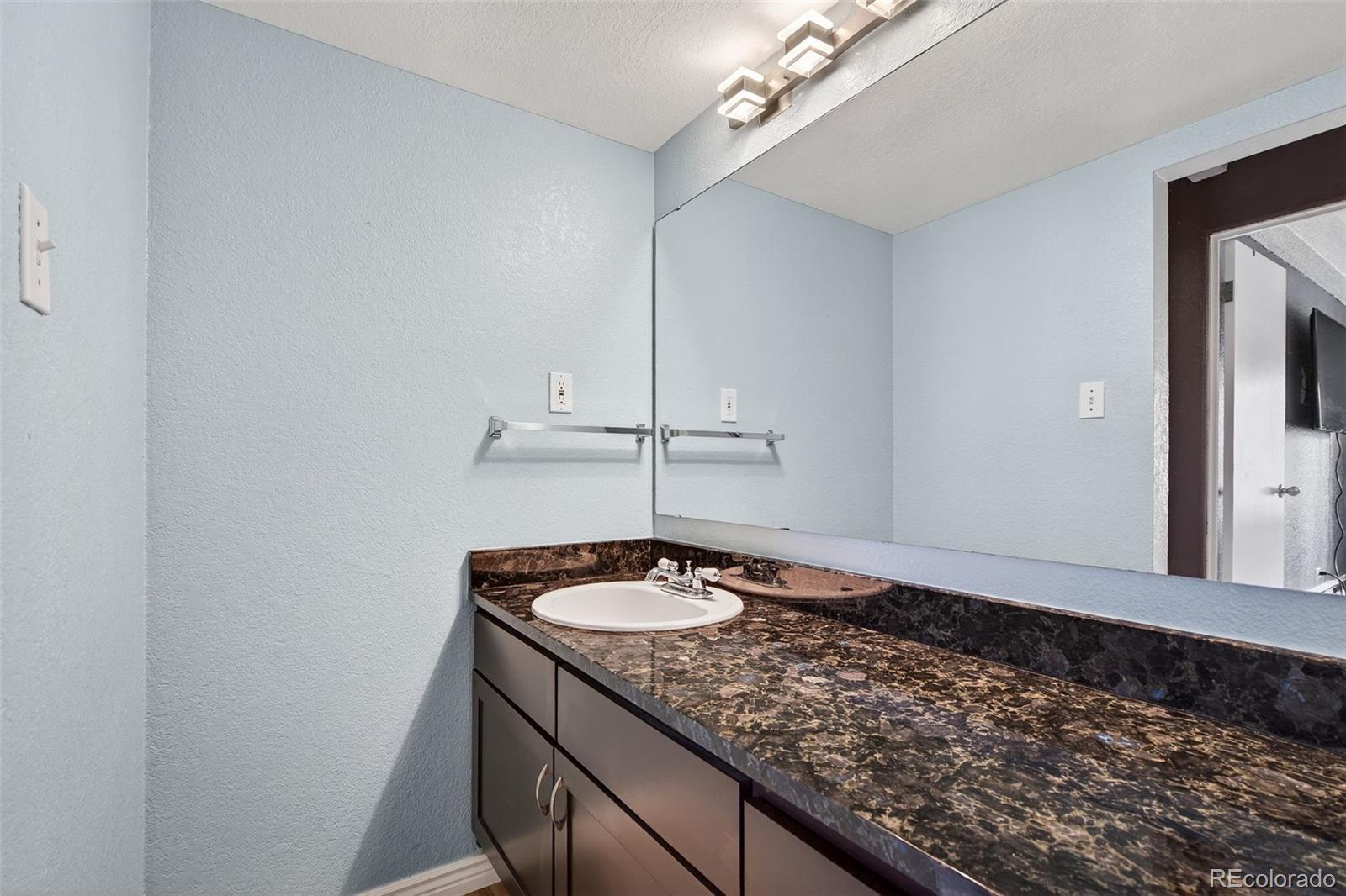 MLS Image #17 for 100 s clarkson street,denver, Colorado