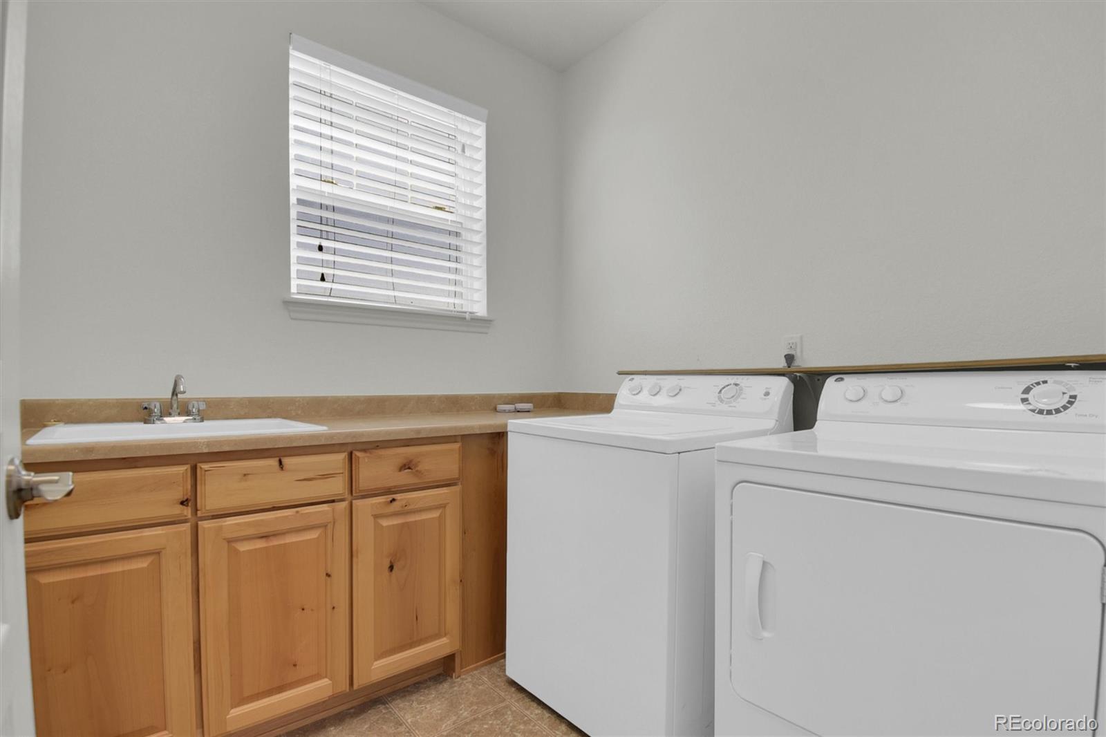 MLS Image #15 for 5887 s taft lane,littleton, Colorado