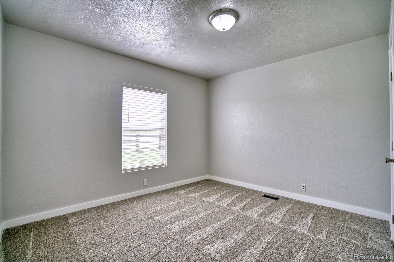 MLS Image #10 for 15658  county road 49 ,la salle, Colorado