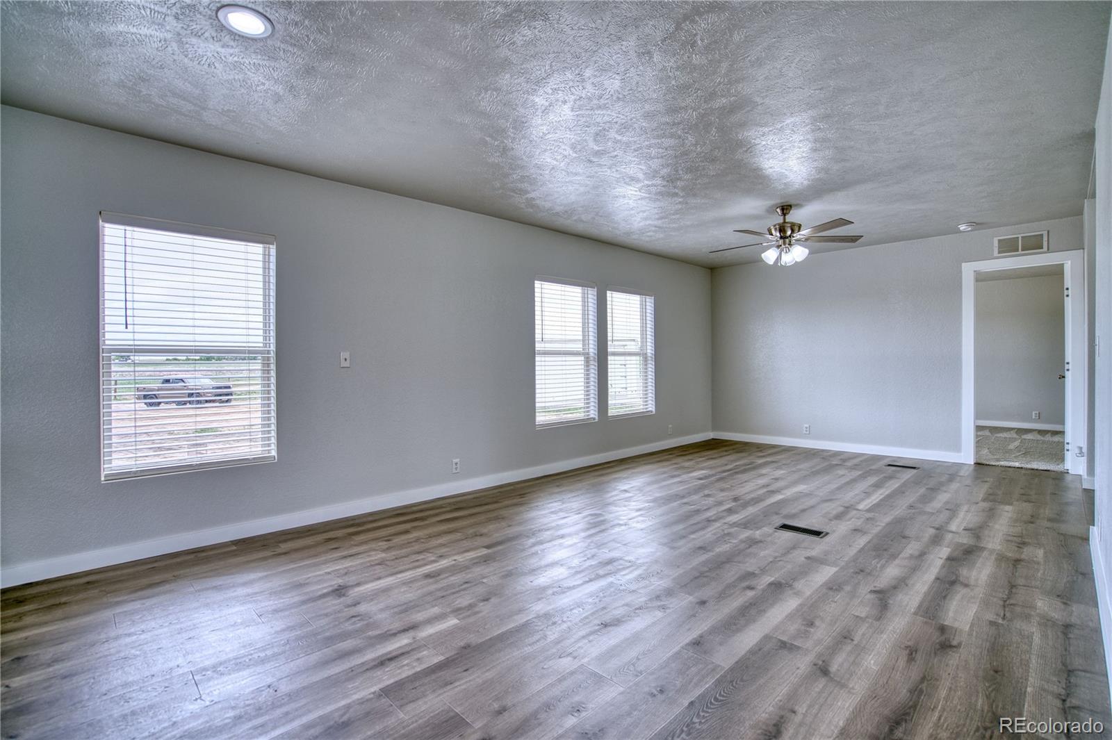 MLS Image #9 for 15658  county road 49 ,la salle, Colorado
