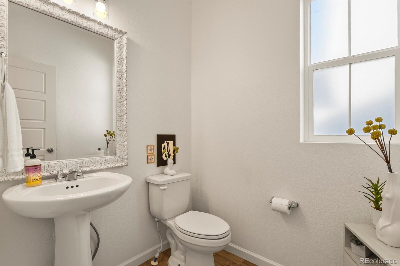 MLS Image #15 for 27893 e 6th place,aurora, Colorado