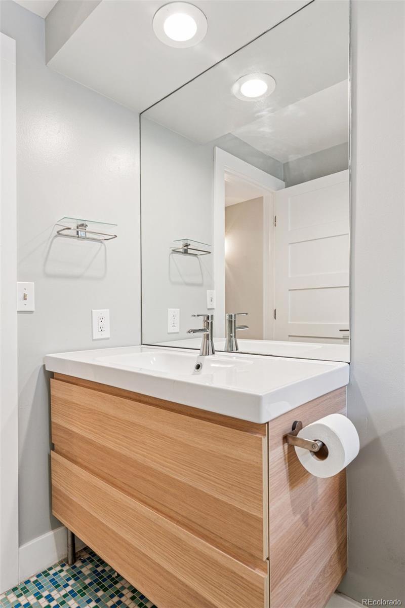 MLS Image #22 for 260 s jasmine street,denver, Colorado