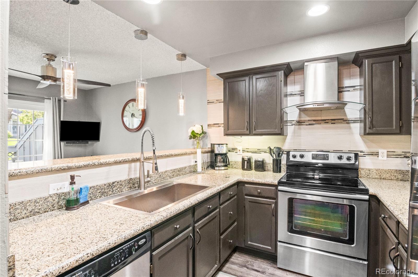 MLS Image #7 for 943 s fairplay street,aurora, Colorado