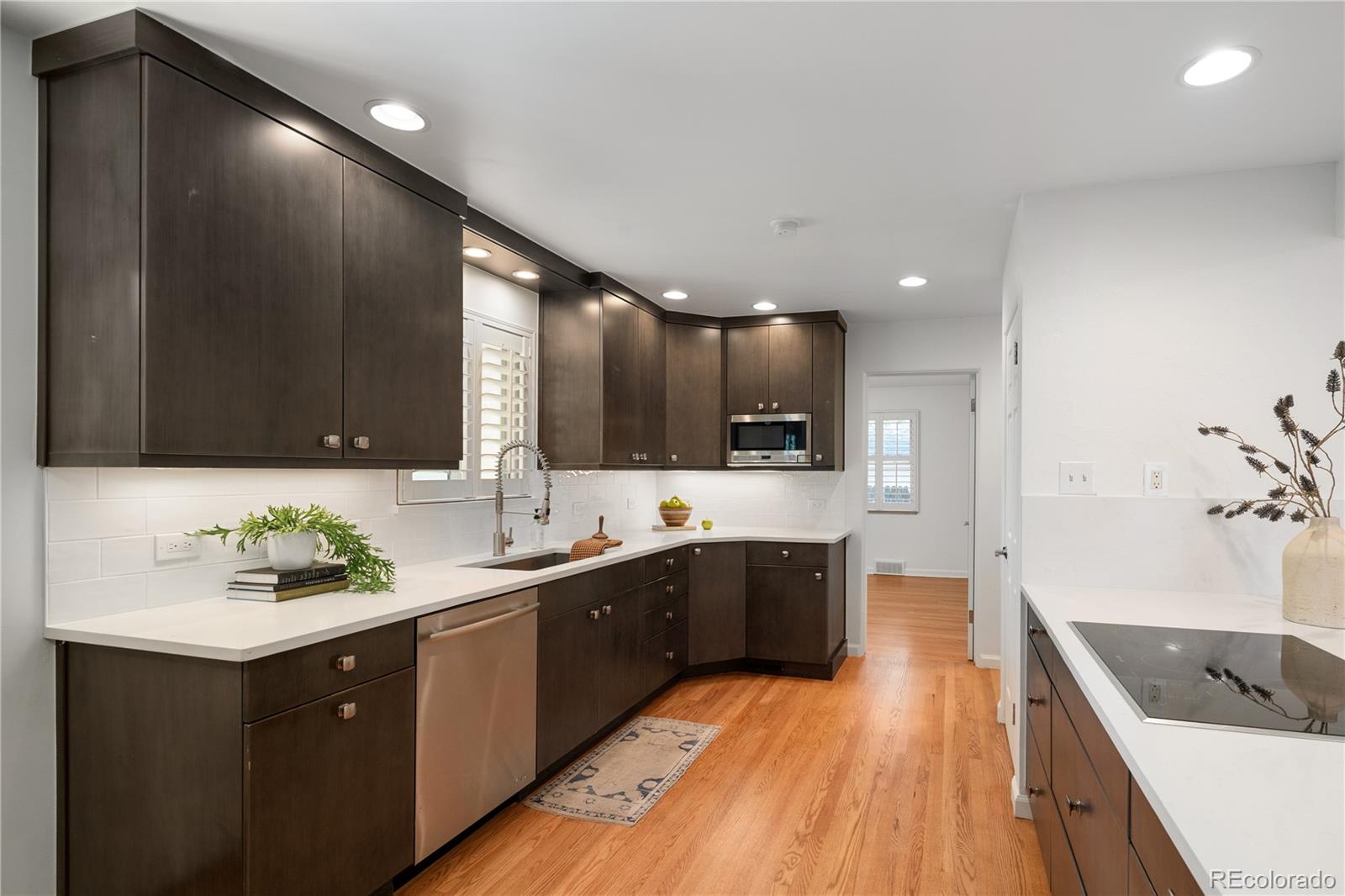 MLS Image #15 for 801 s harrison street,denver, Colorado