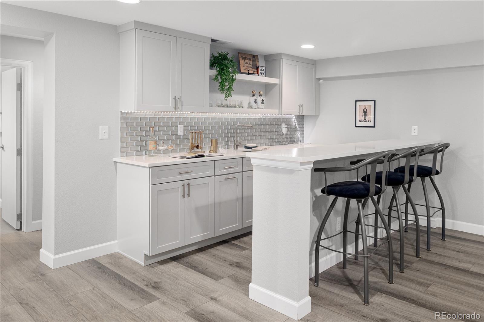MLS Image #33 for 801 s harrison street,denver, Colorado