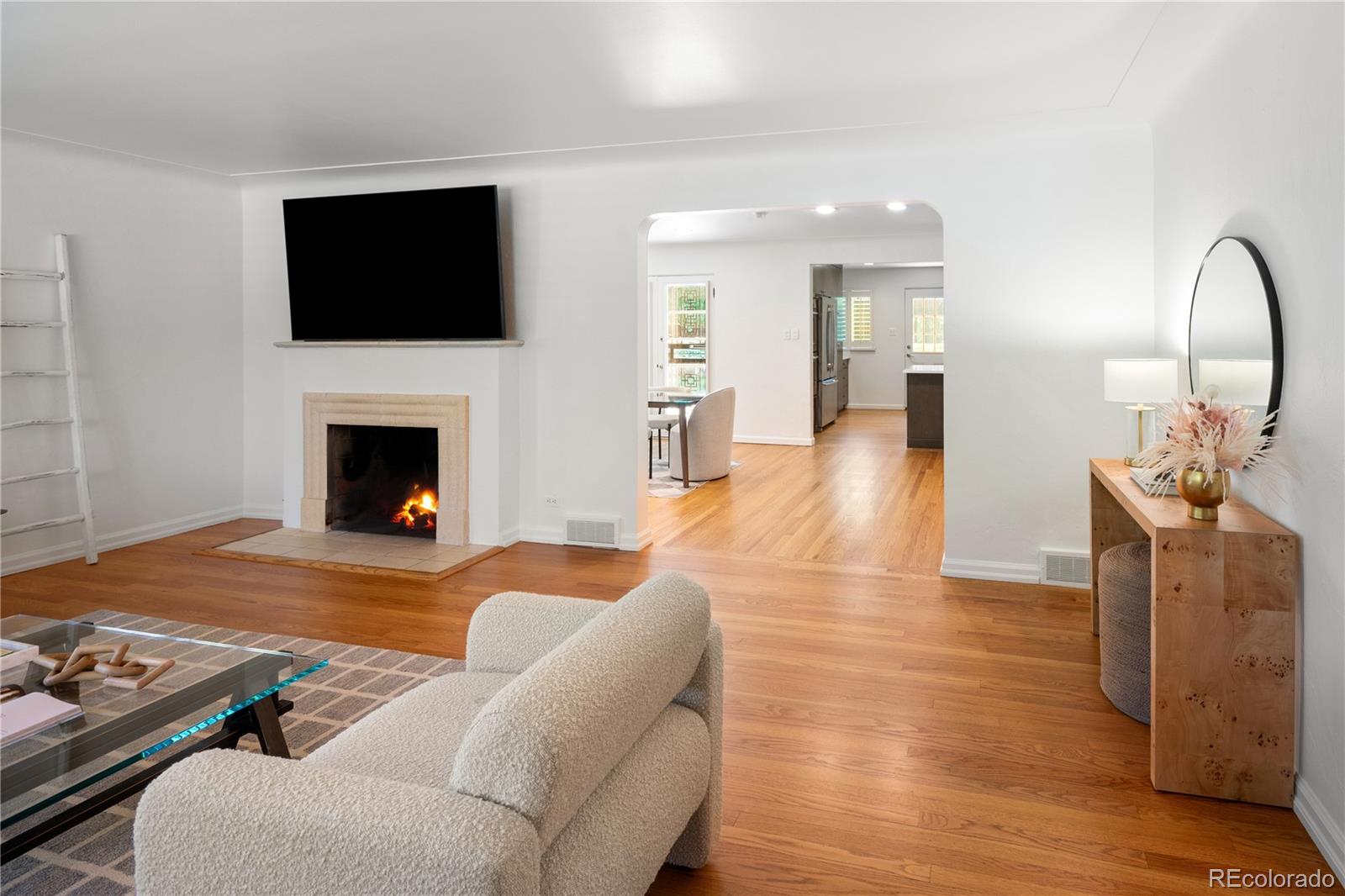 MLS Image #9 for 801 s harrison street,denver, Colorado