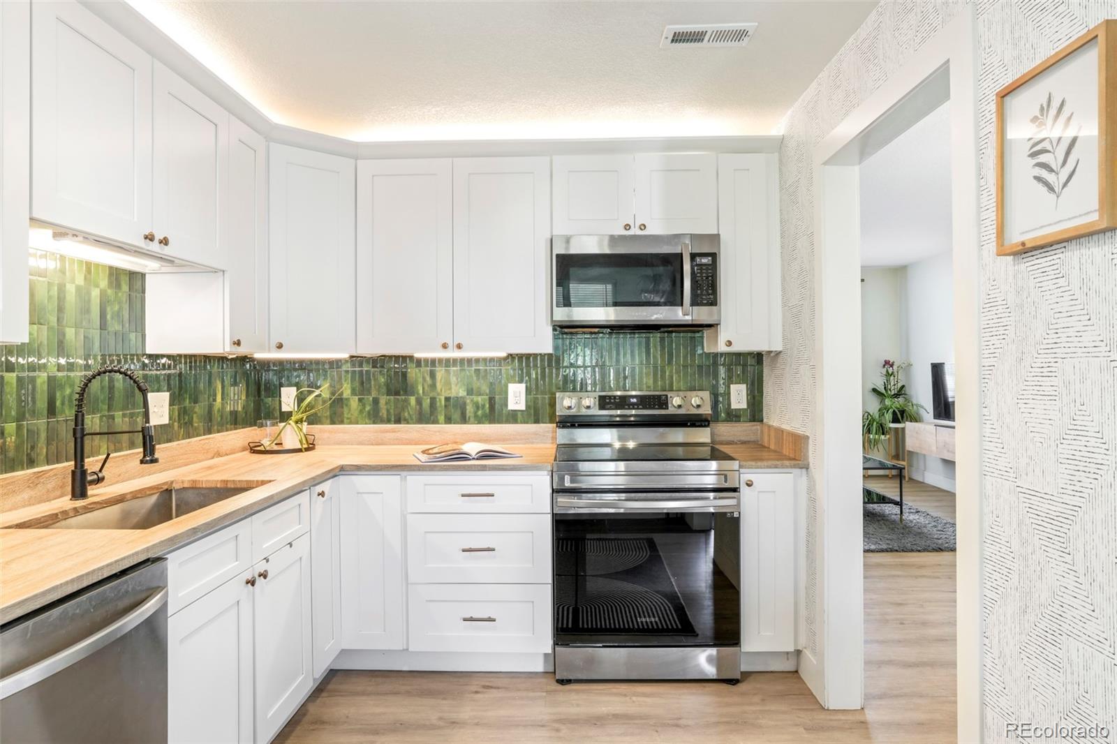 MLS Image #5 for 1749  havana street,aurora, Colorado