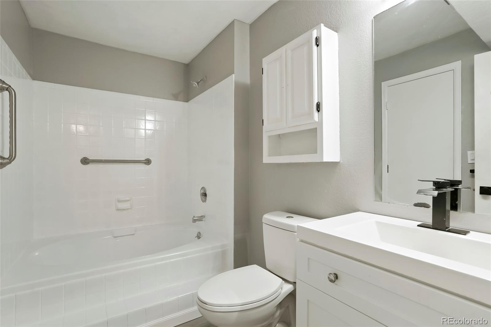 MLS Image #10 for 832 s vance street,lakewood, Colorado