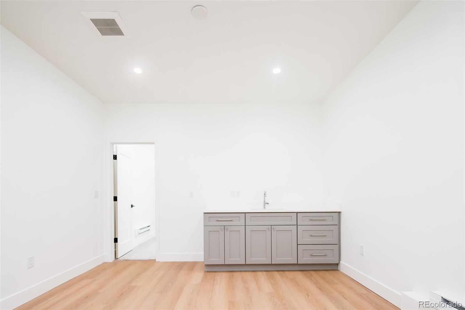 MLS Image #35 for 263 s jackson street,denver, Colorado