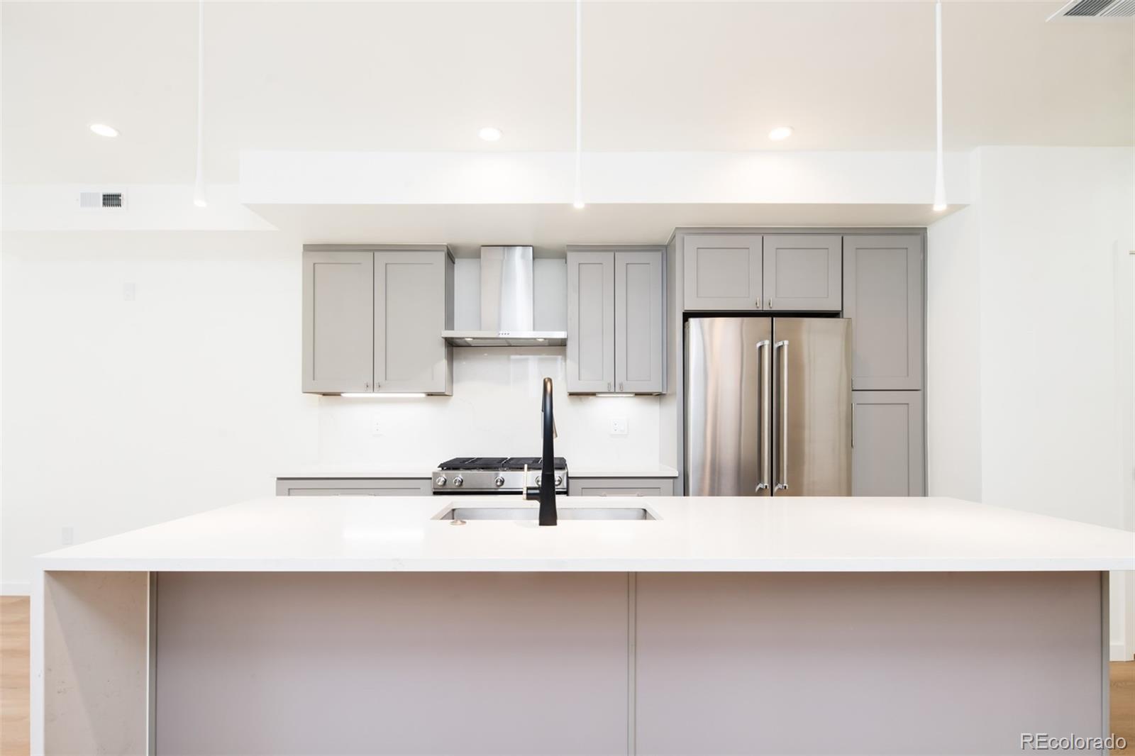 MLS Image #8 for 263 s jackson street,denver, Colorado