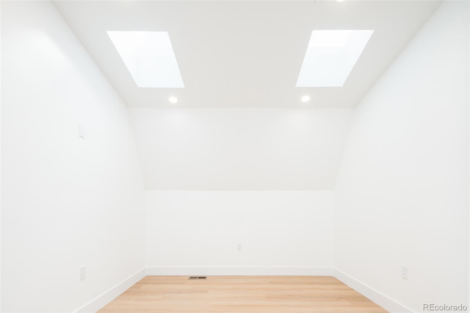 MLS Image #17 for 3433  lawrence street,denver, Colorado