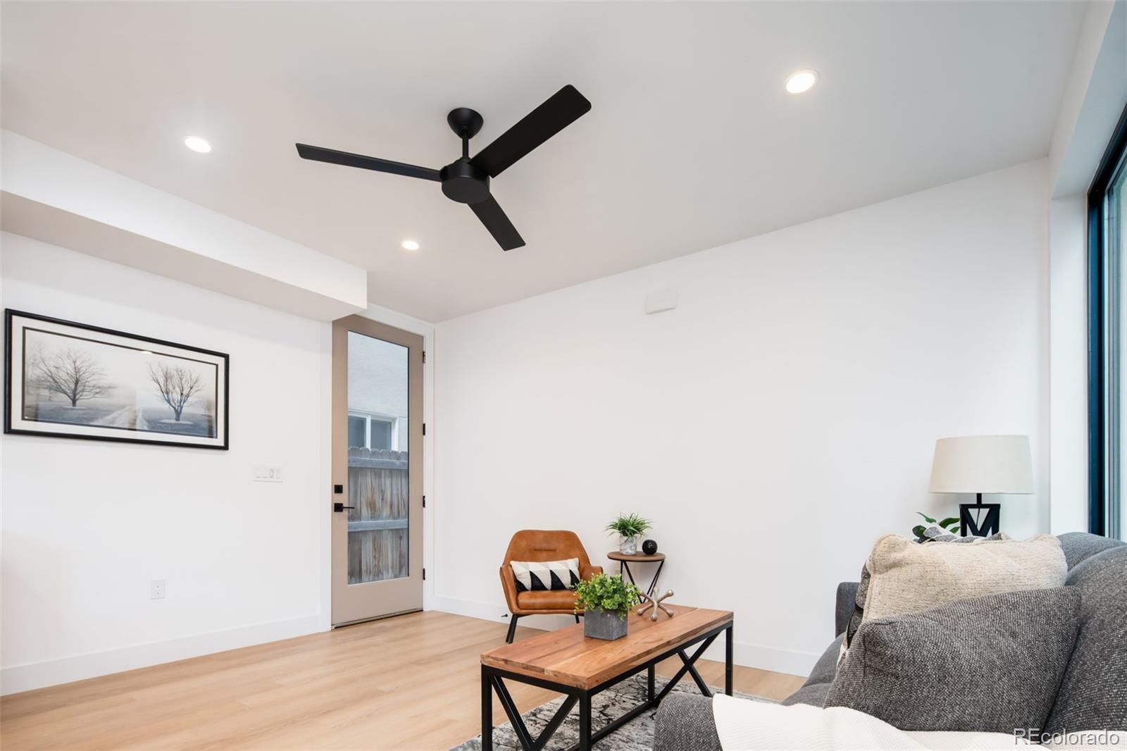 MLS Image #5 for 3433  lawrence street,denver, Colorado