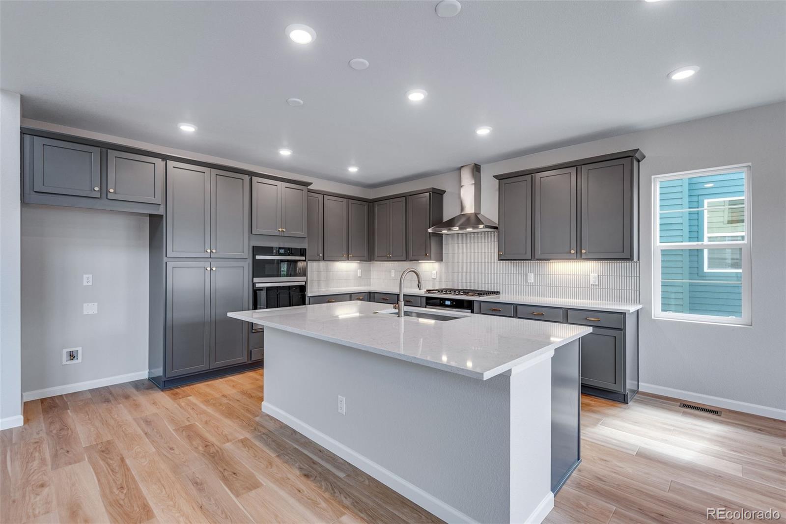 MLS Image #2 for 8585  eckley street,littleton, Colorado