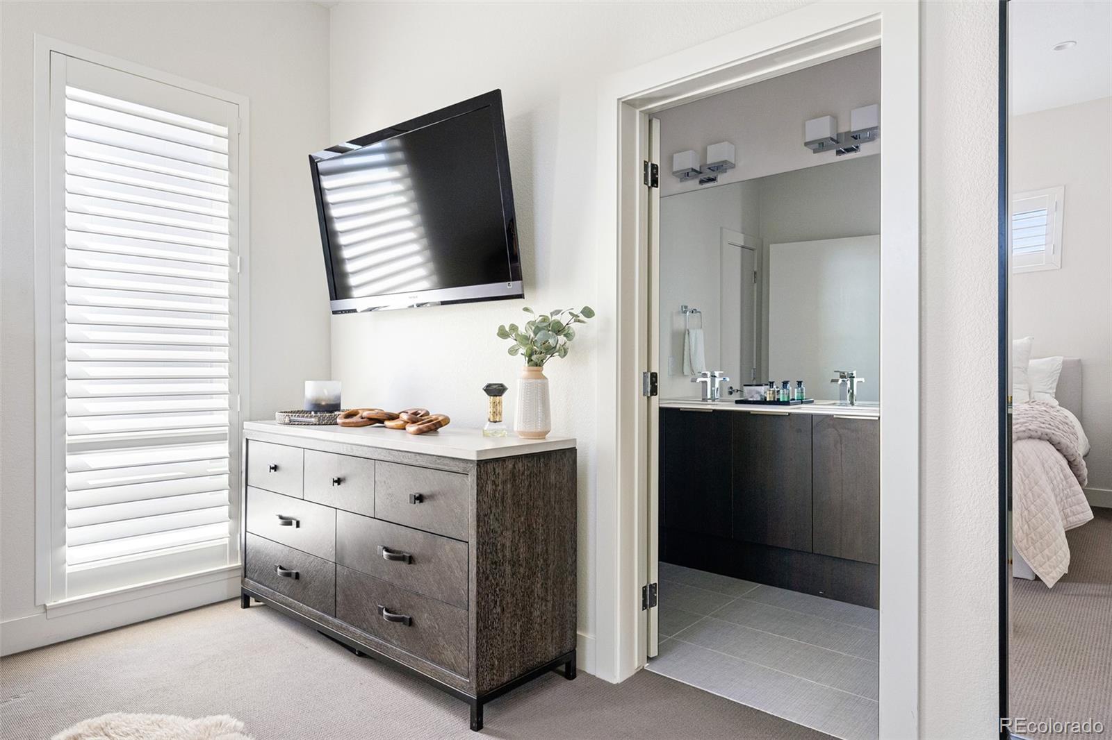 MLS Image #13 for 4395  zuni street,denver, Colorado