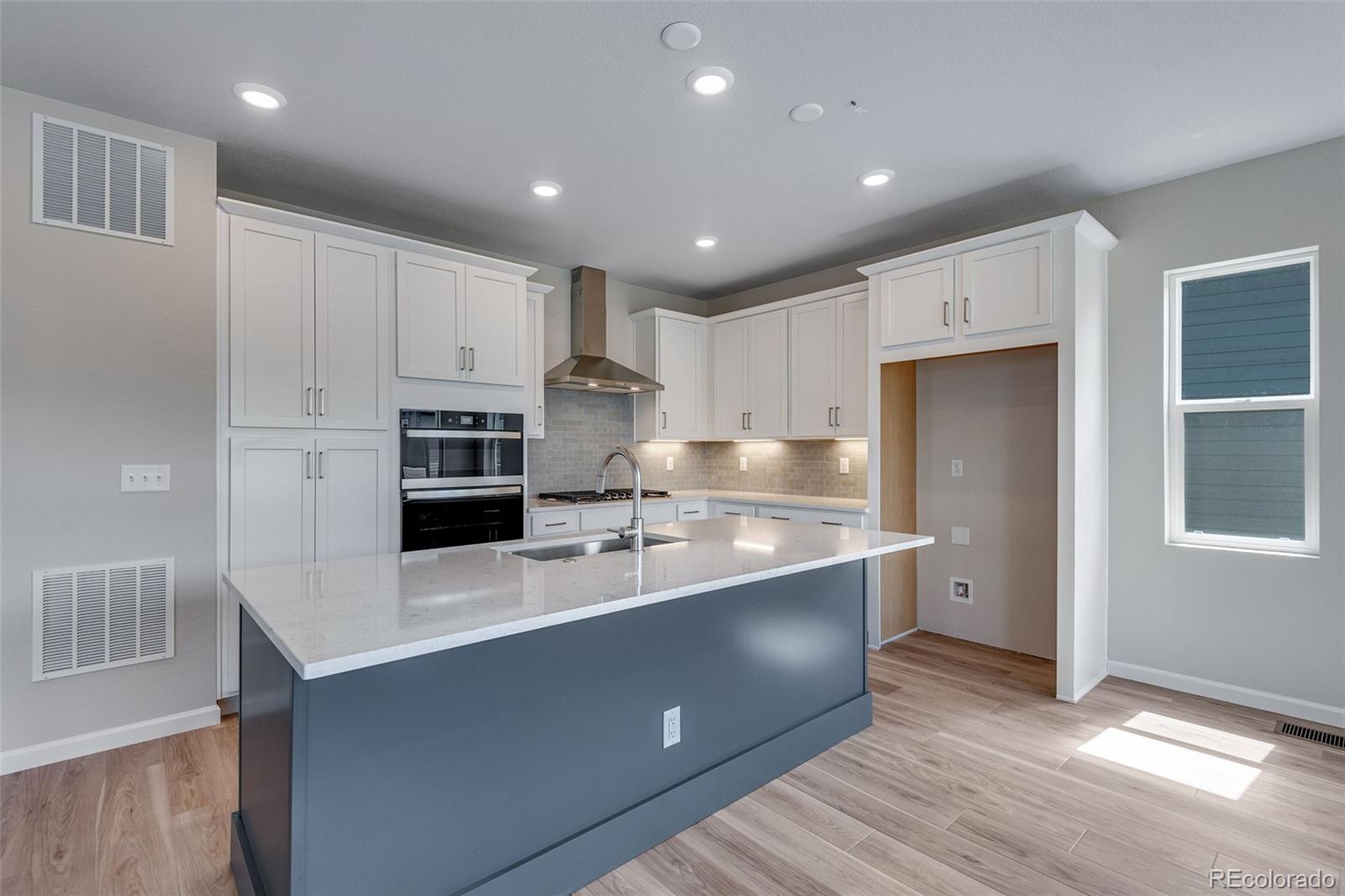 MLS Image #2 for 8581  eckley street,littleton, Colorado