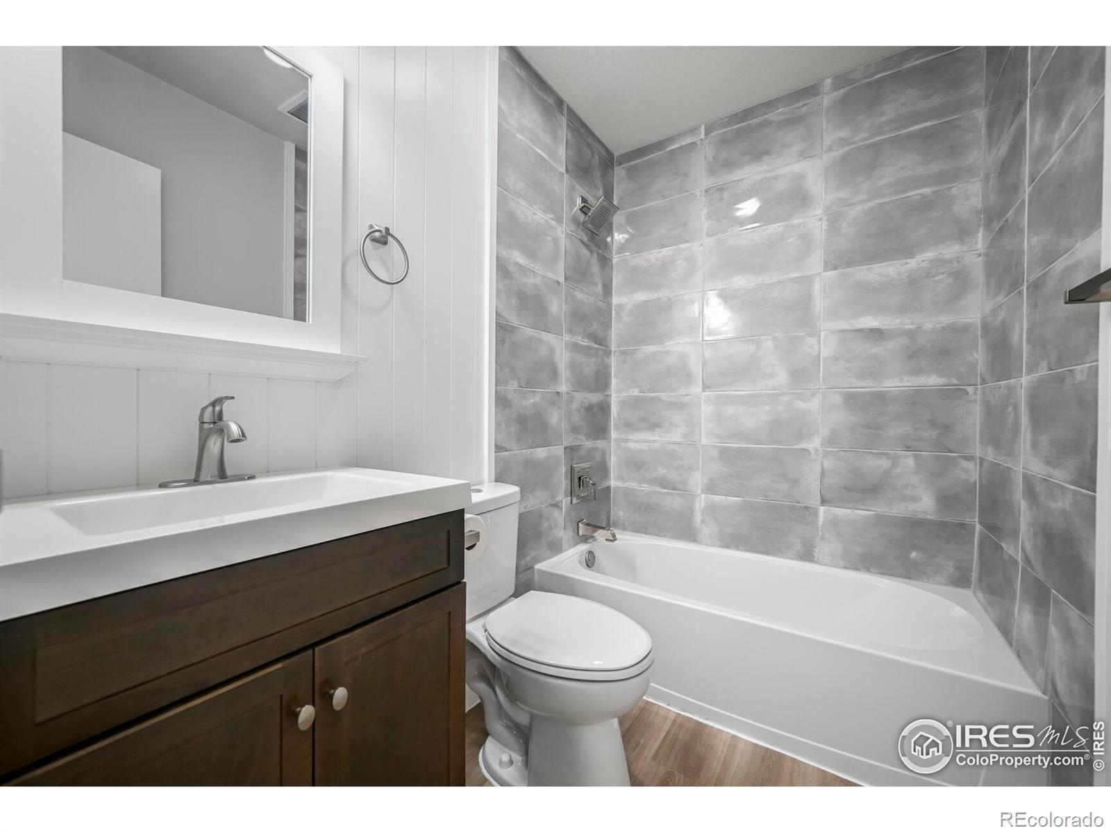 MLS Image #6 for 4110  hale parkway,denver, Colorado
