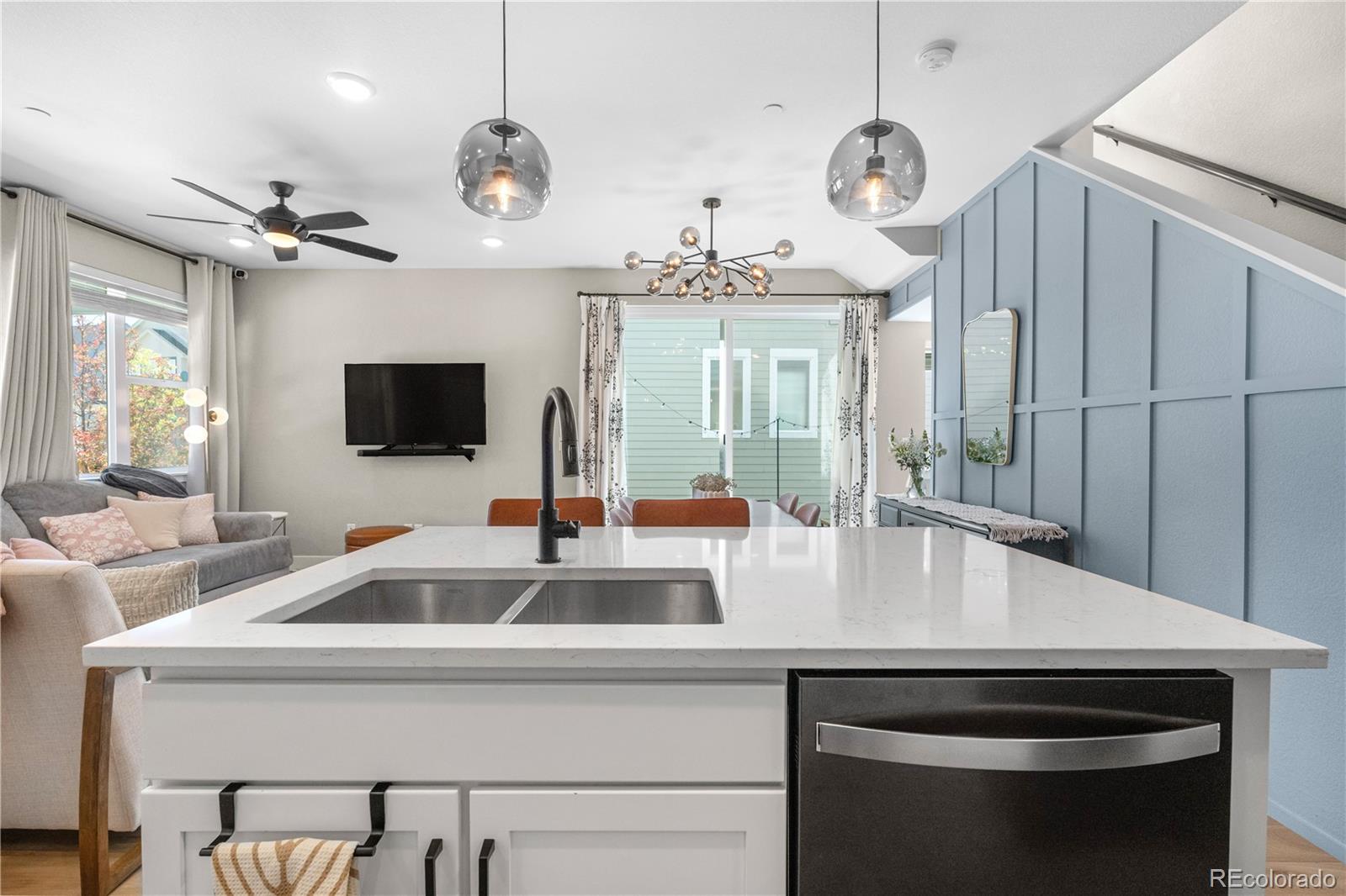 MLS Image #4 for 9768 e 62nd drive,denver, Colorado