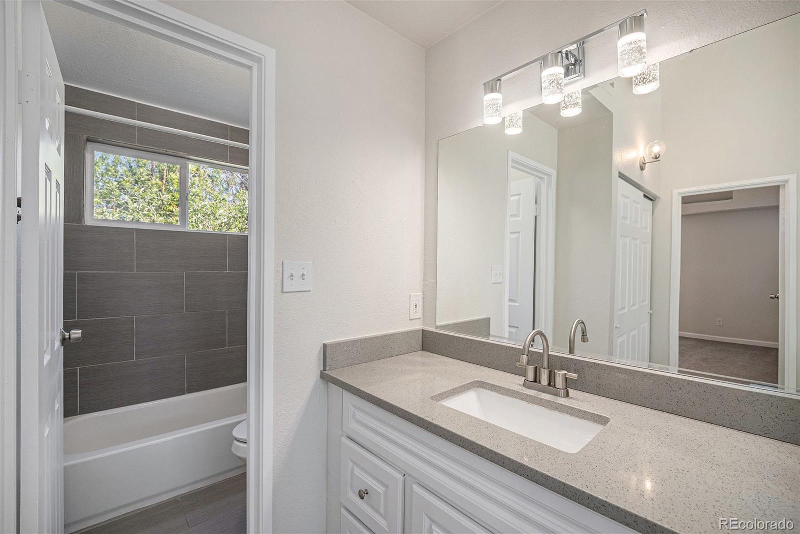 MLS Image #10 for 1403  valentia street,denver, Colorado