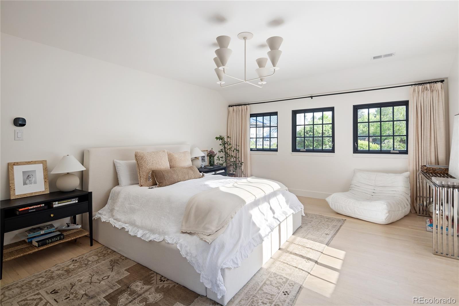 MLS Image #27 for 5800 e 6th avenue parkway,denver, Colorado