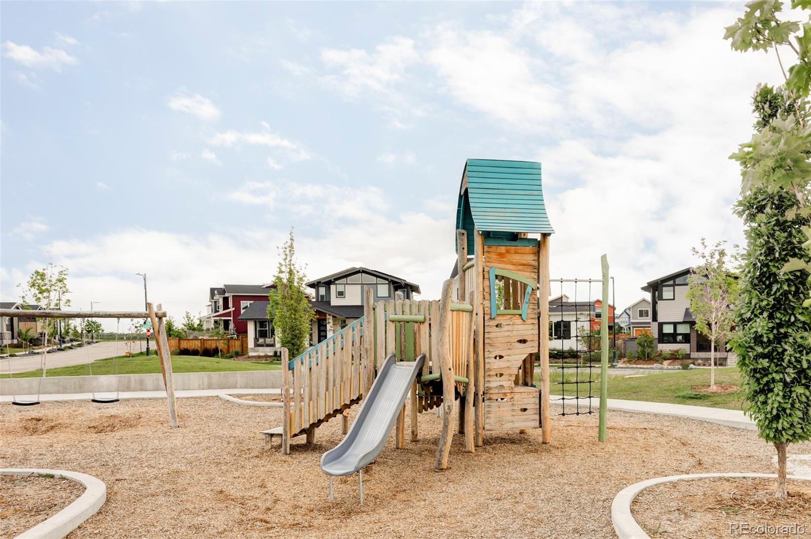MLS Image #33 for 6251 n galena street,denver, Colorado