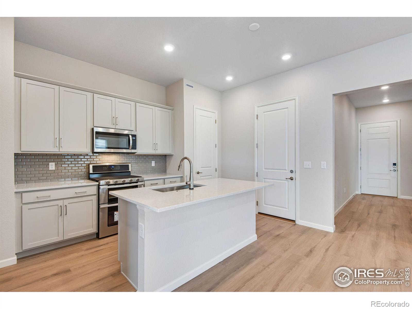 MLS Image #5 for 1760  mount meeker avenue,berthoud, Colorado