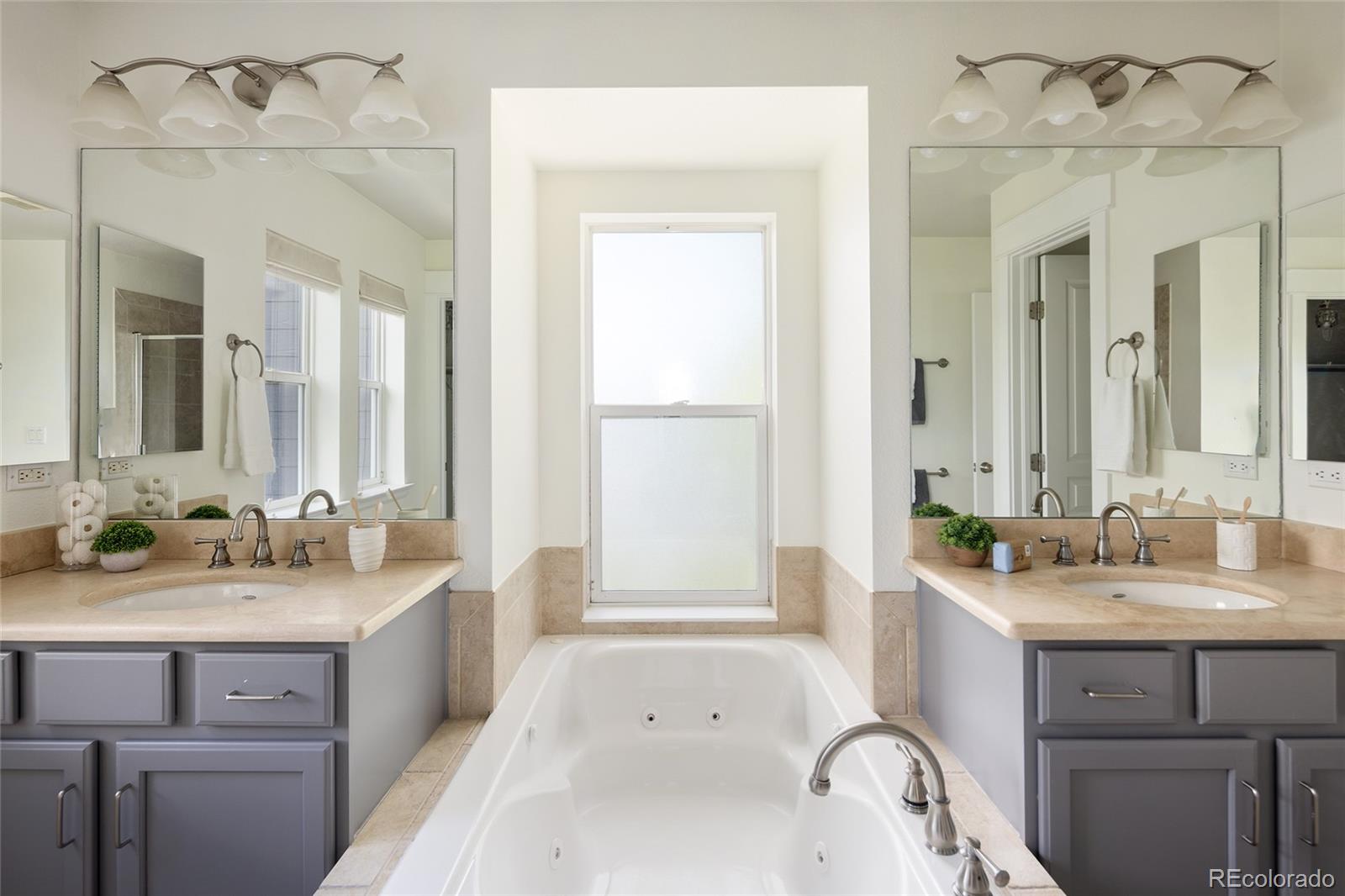 MLS Image #30 for 10109 e 28th avenue,denver, Colorado