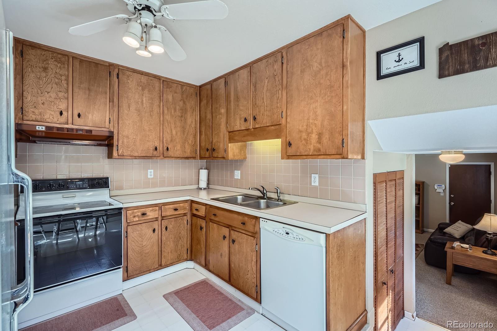 MLS Image #9 for 6857 s franklin circle,centennial, Colorado