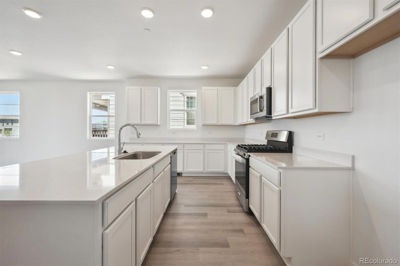 MLS Image #11 for 9091  telluride court,commerce city, Colorado