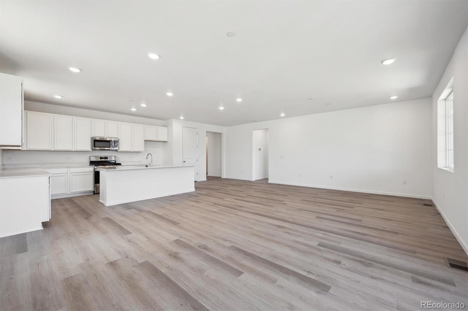 MLS Image #14 for 9091  telluride court,commerce city, Colorado
