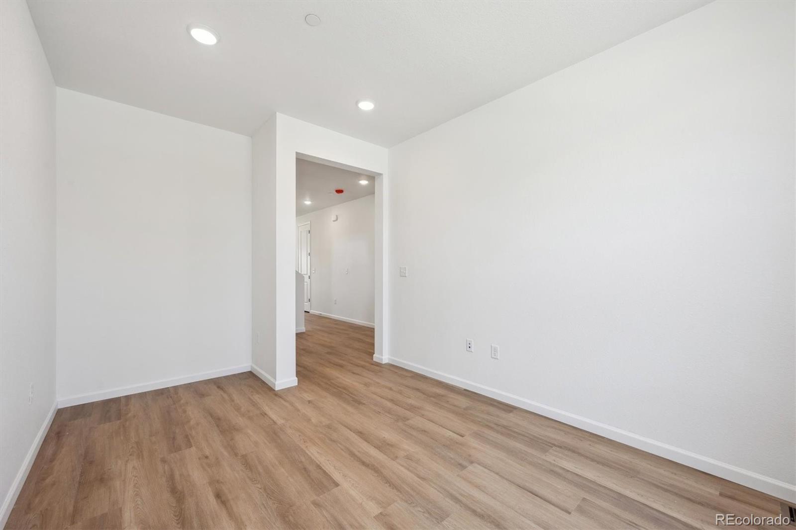 MLS Image #3 for 9081  telluride court,commerce city, Colorado