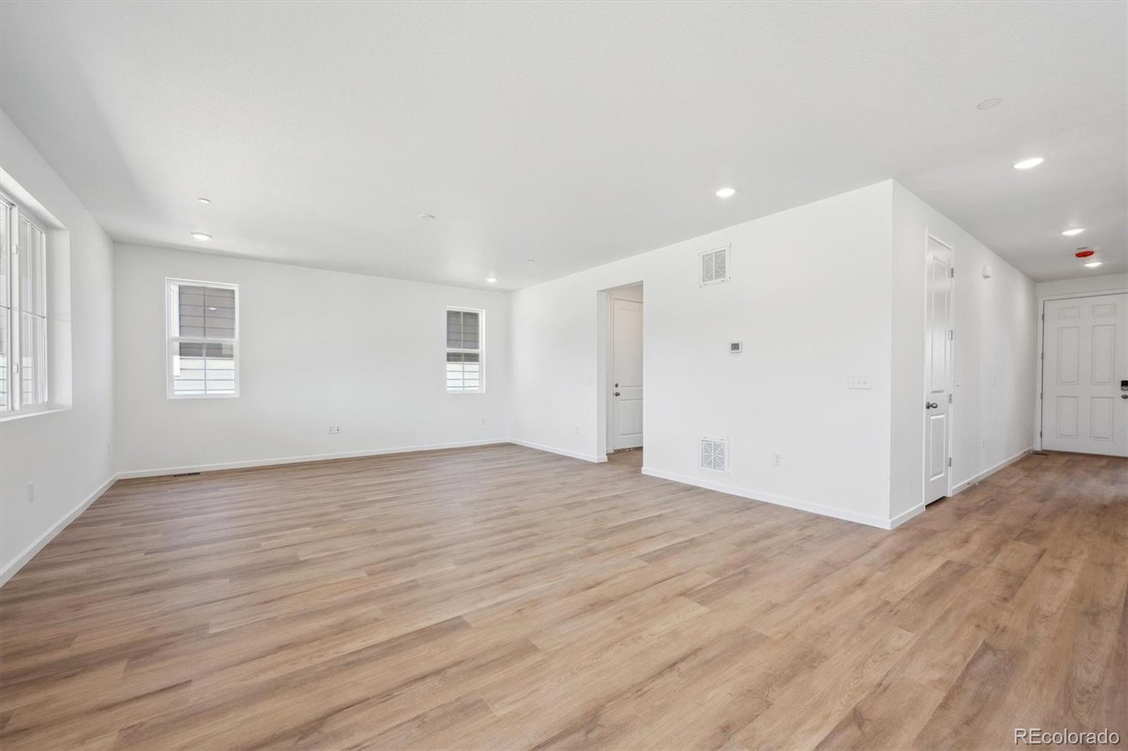MLS Image #8 for 9081  telluride court,commerce city, Colorado