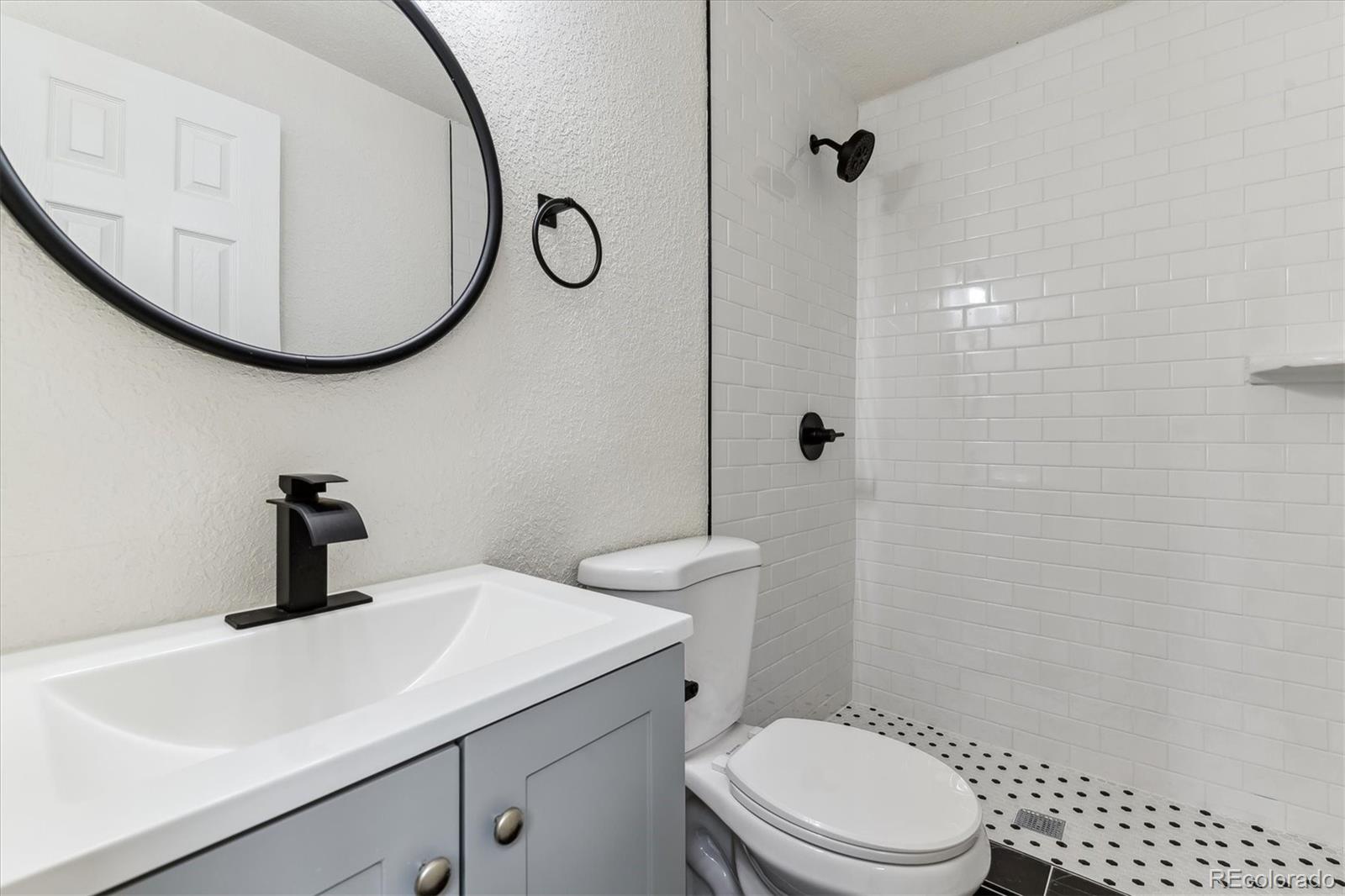 MLS Image #11 for 1032  geneva ,aurora, Colorado