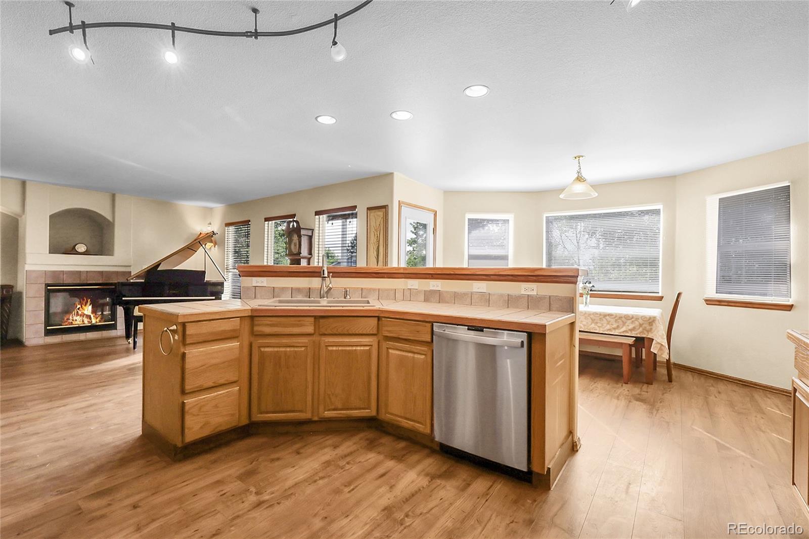 MLS Image #7 for 5457 s valdai street,aurora, Colorado