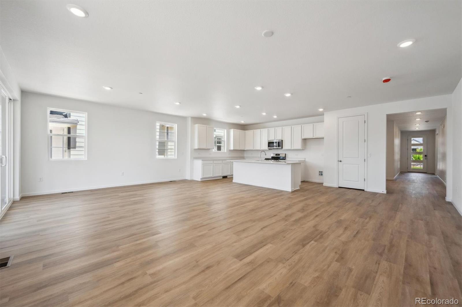 MLS Image #11 for 9061  telluride court,commerce city, Colorado