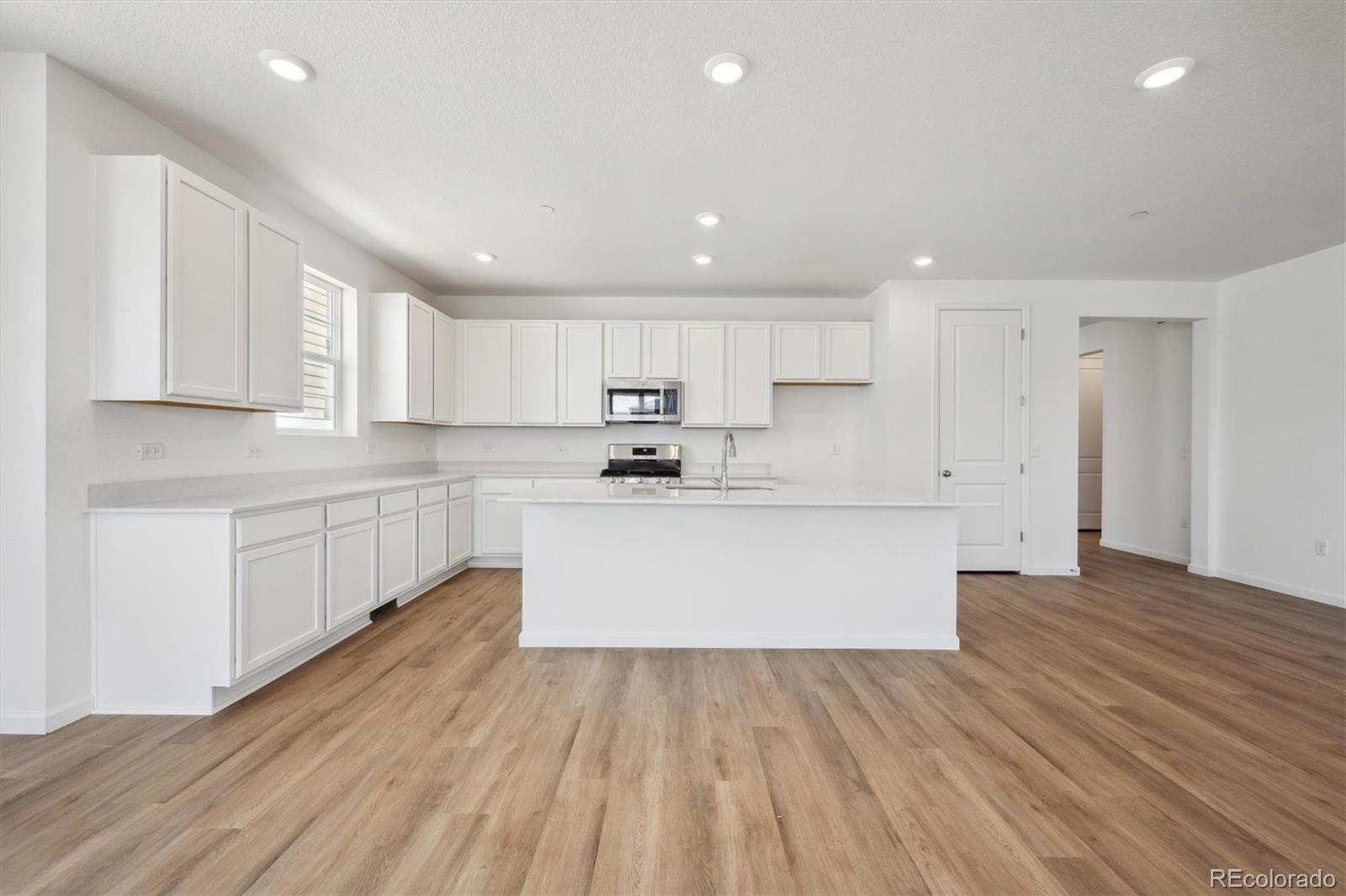 MLS Image #12 for 9061  telluride court,commerce city, Colorado