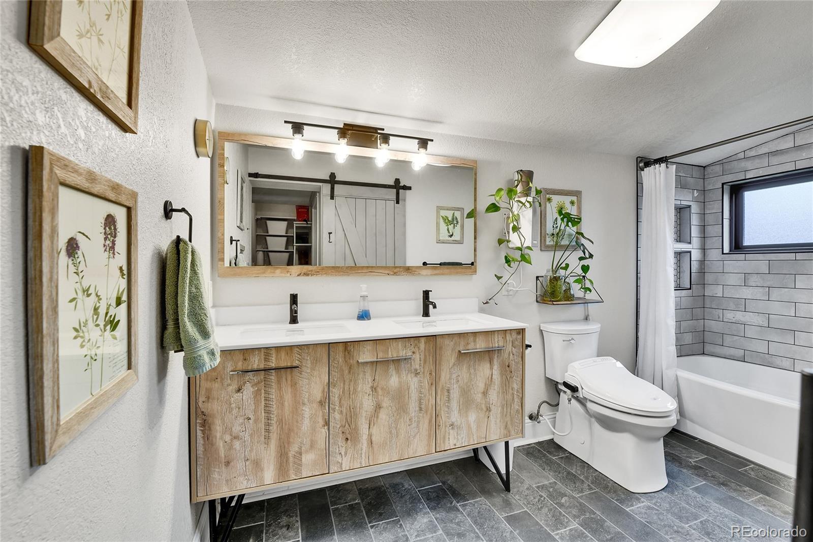 MLS Image #19 for 2096 s logan street,denver, Colorado