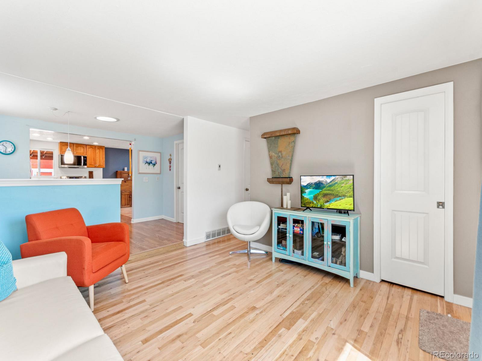 MLS Image #4 for 4163 s decatur street,englewood, Colorado