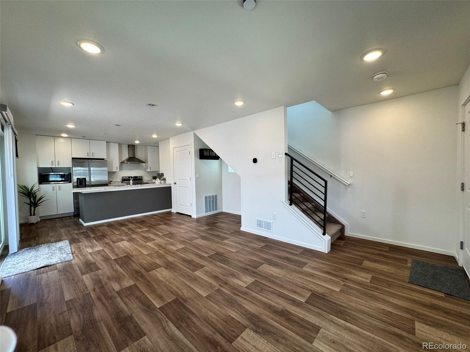 MLS Image #2 for 5060 n walden way,denver, Colorado