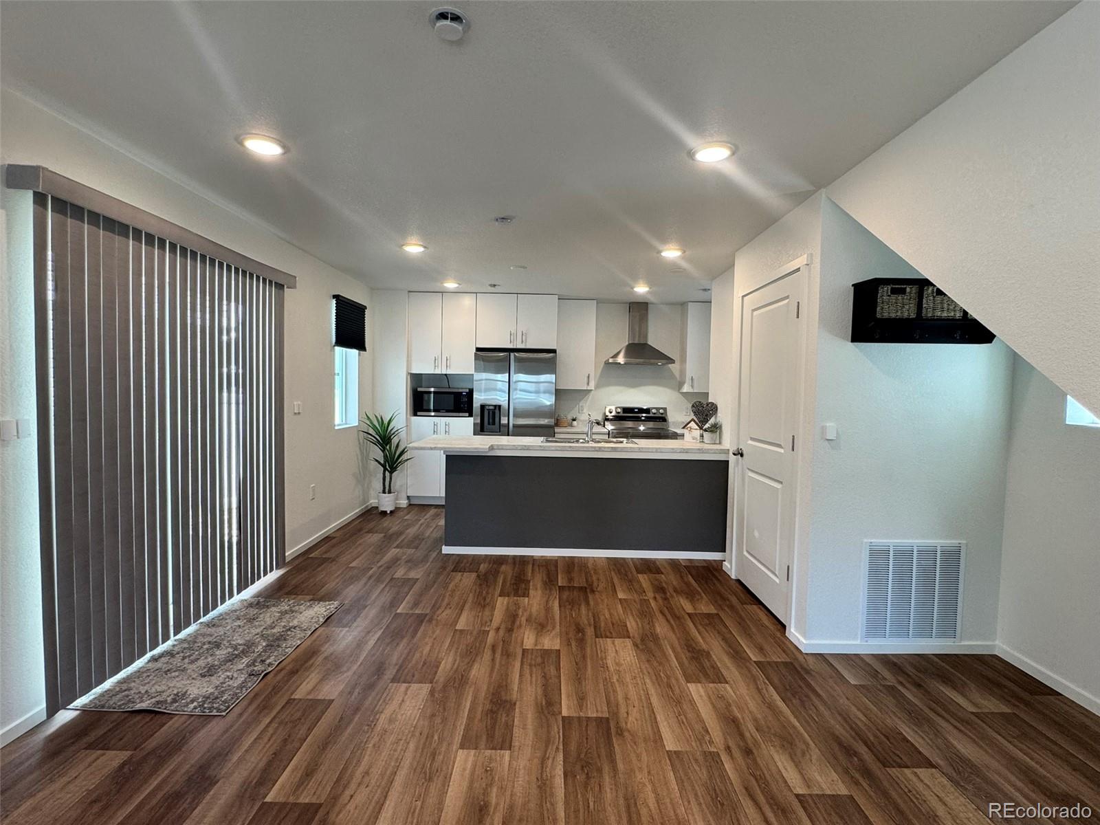 MLS Image #6 for 5060 n walden way,denver, Colorado
