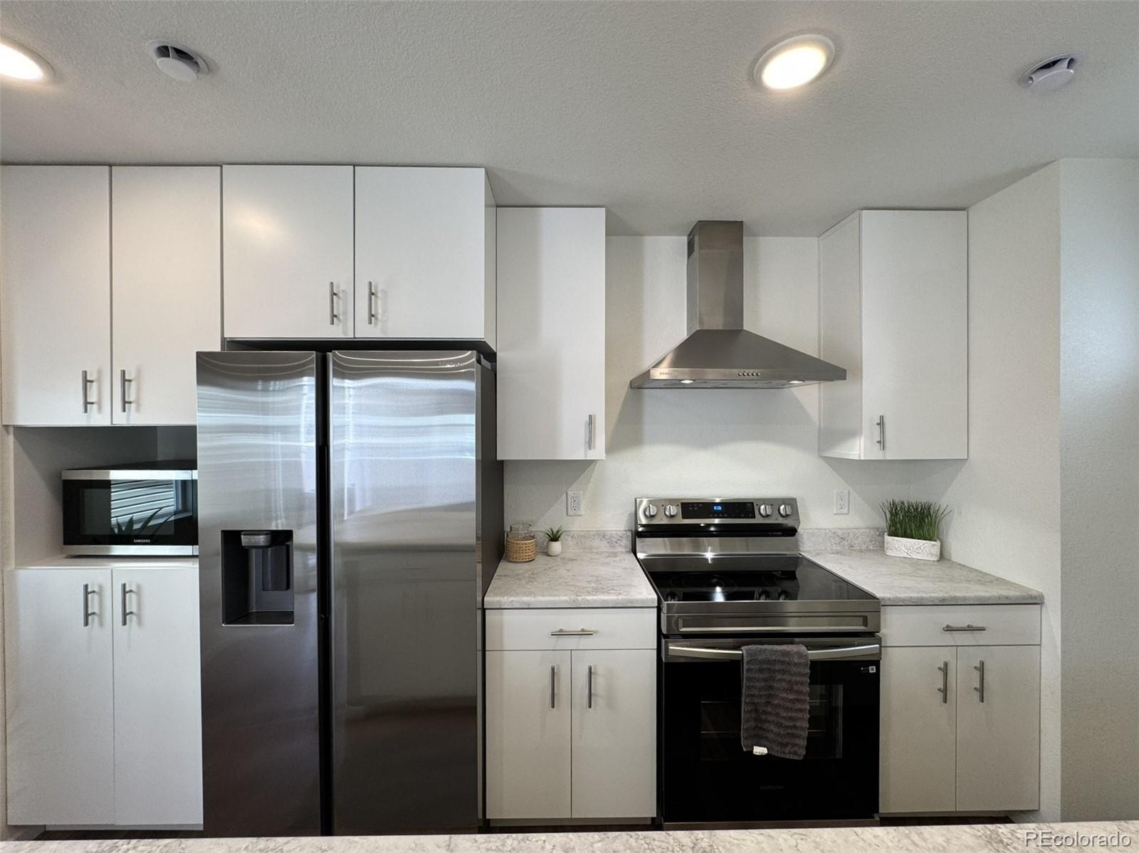 MLS Image #7 for 5060 n walden way,denver, Colorado