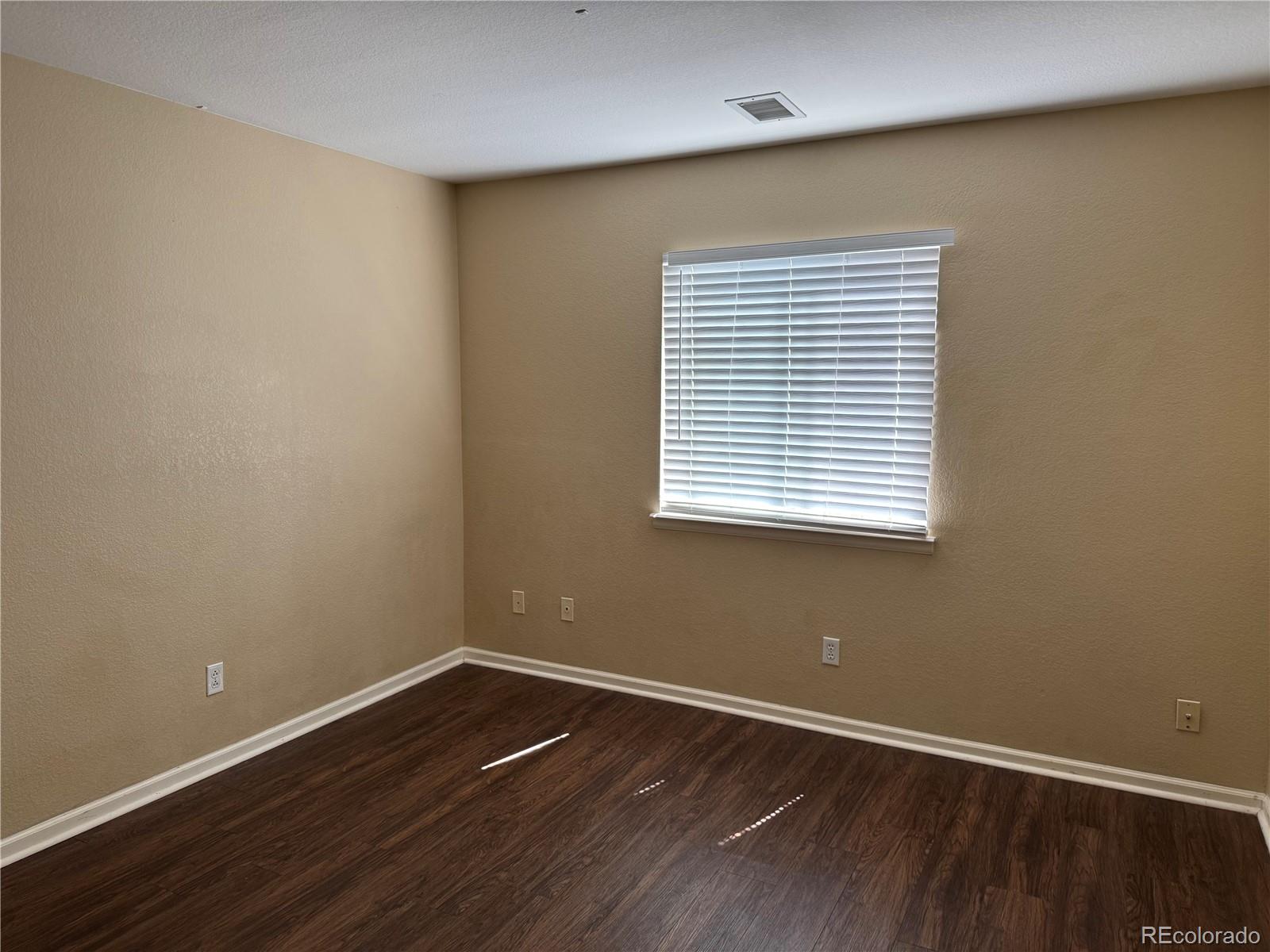 MLS Image #5 for 20304 e 47th place,denver, Colorado