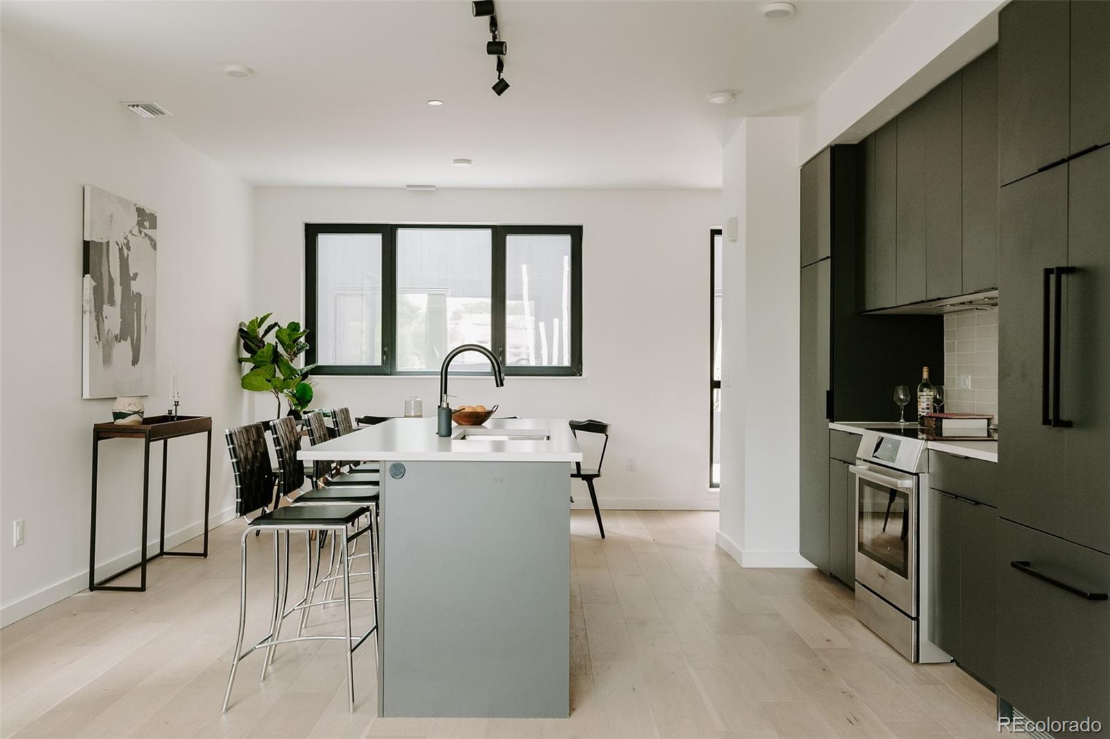 MLS Image #18 for 1601  park avenue 214,denver, Colorado