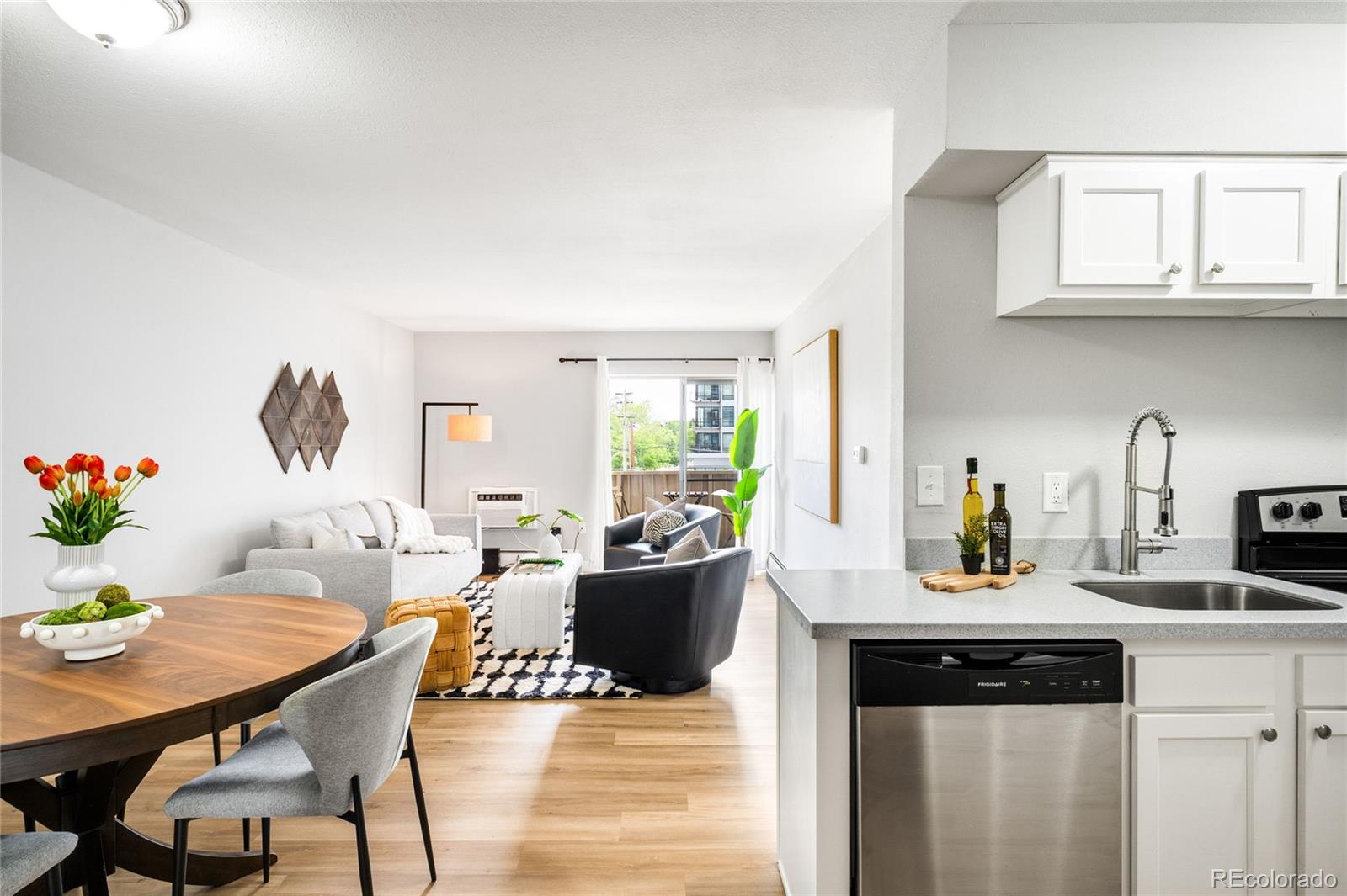MLS Image #2 for 4110  hale parkway,denver, Colorado