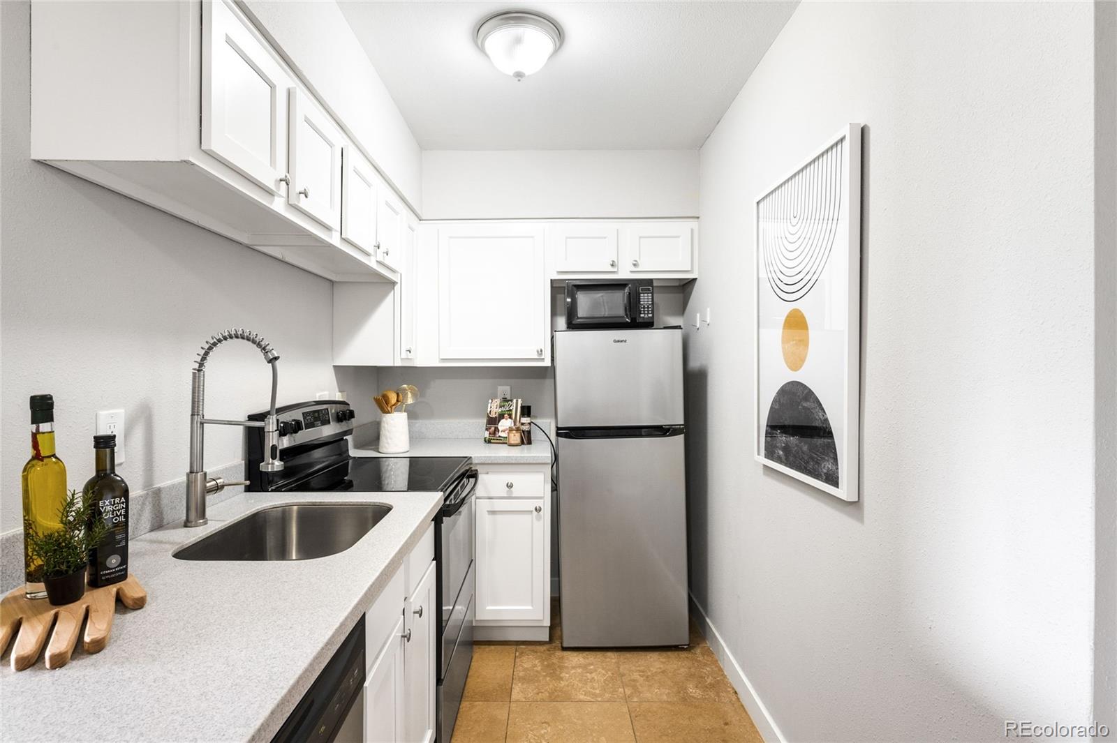 MLS Image #3 for 4110  hale parkway,denver, Colorado