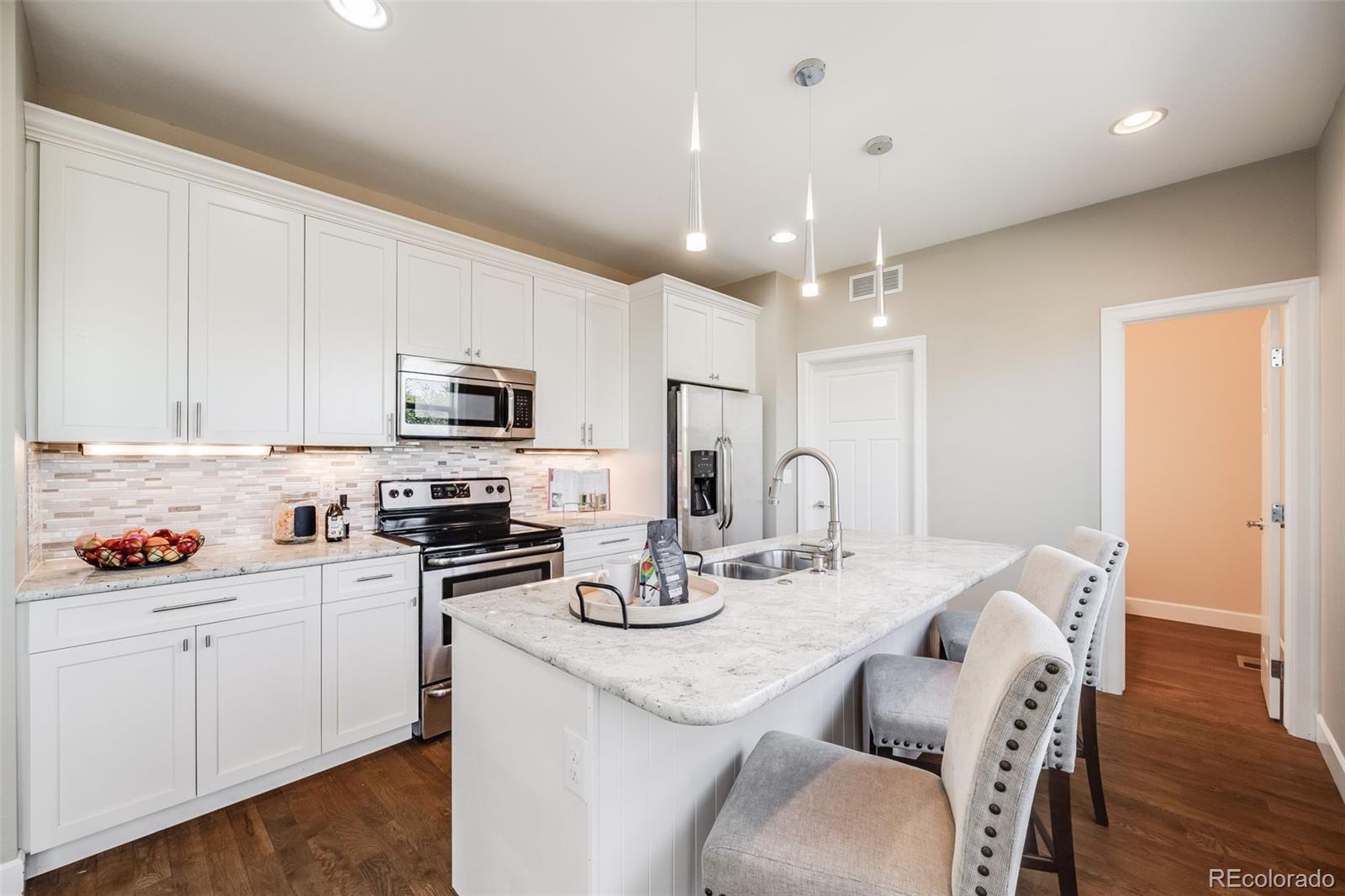 MLS Image #10 for 19294 e warren place,aurora, Colorado