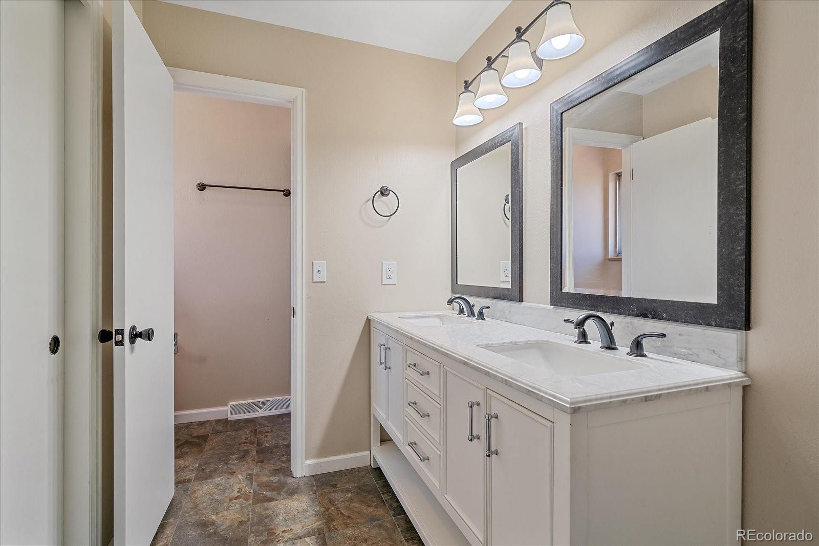 MLS Image #15 for 1923 s newark way,aurora, Colorado