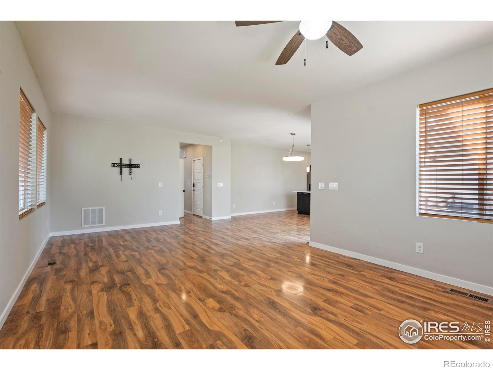 MLS Image #13 for 10069  richfield street,commerce city, Colorado