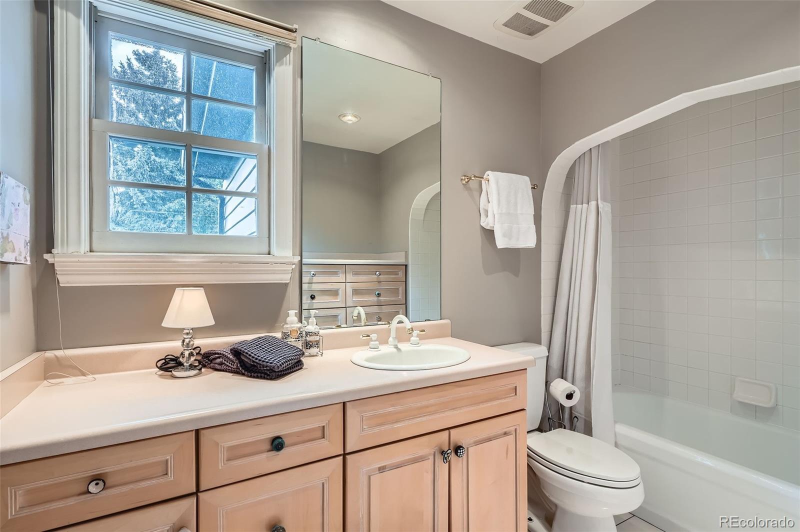 MLS Image #17 for 824 s medea way,denver, Colorado