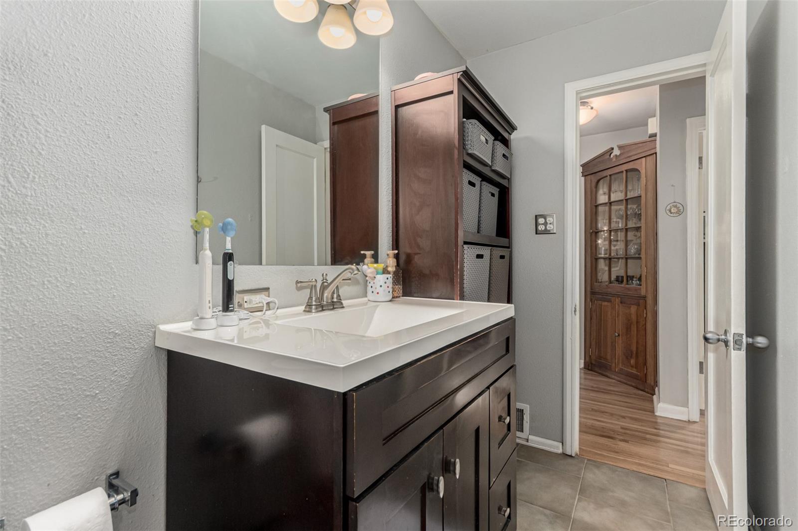 MLS Image #13 for 5979 s windermere street,littleton, Colorado